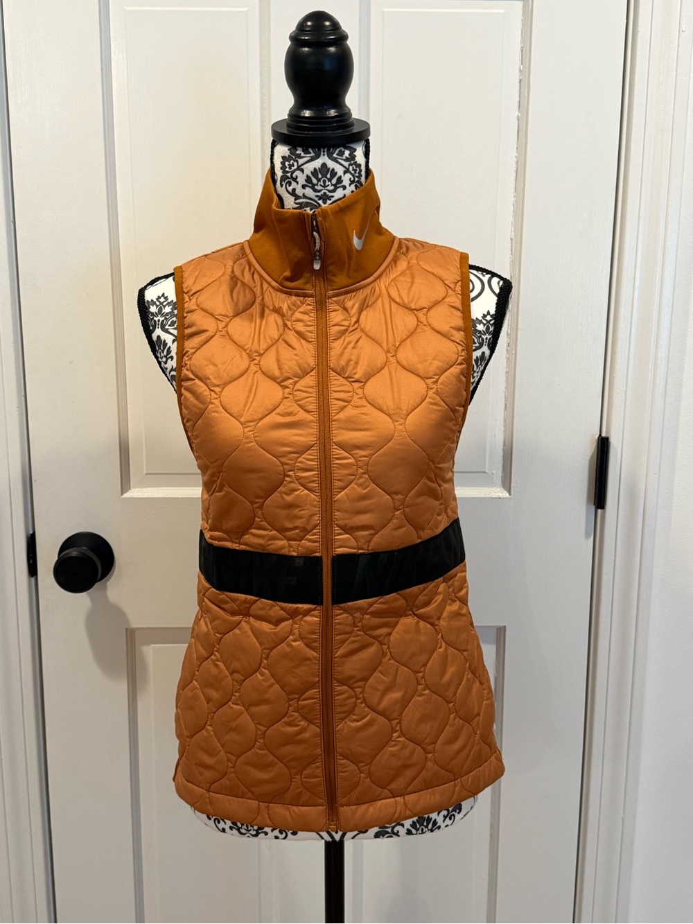 NWT Nike Aerolayer Running Vest in Burnt Sienna | Women’s | Jackets & Coats | XS